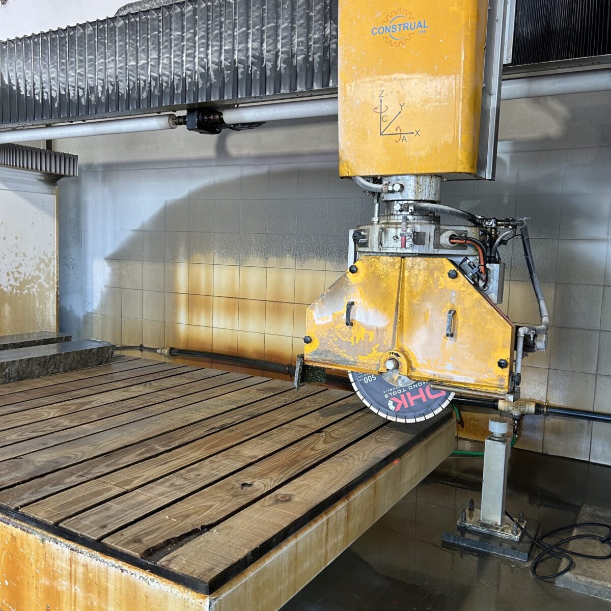 DiamondBlade500 Diamond blade on bridgesaw